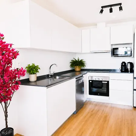 Casamel - Modern 3 Bedroom 2 Bathroom Fully Equiped Estepona